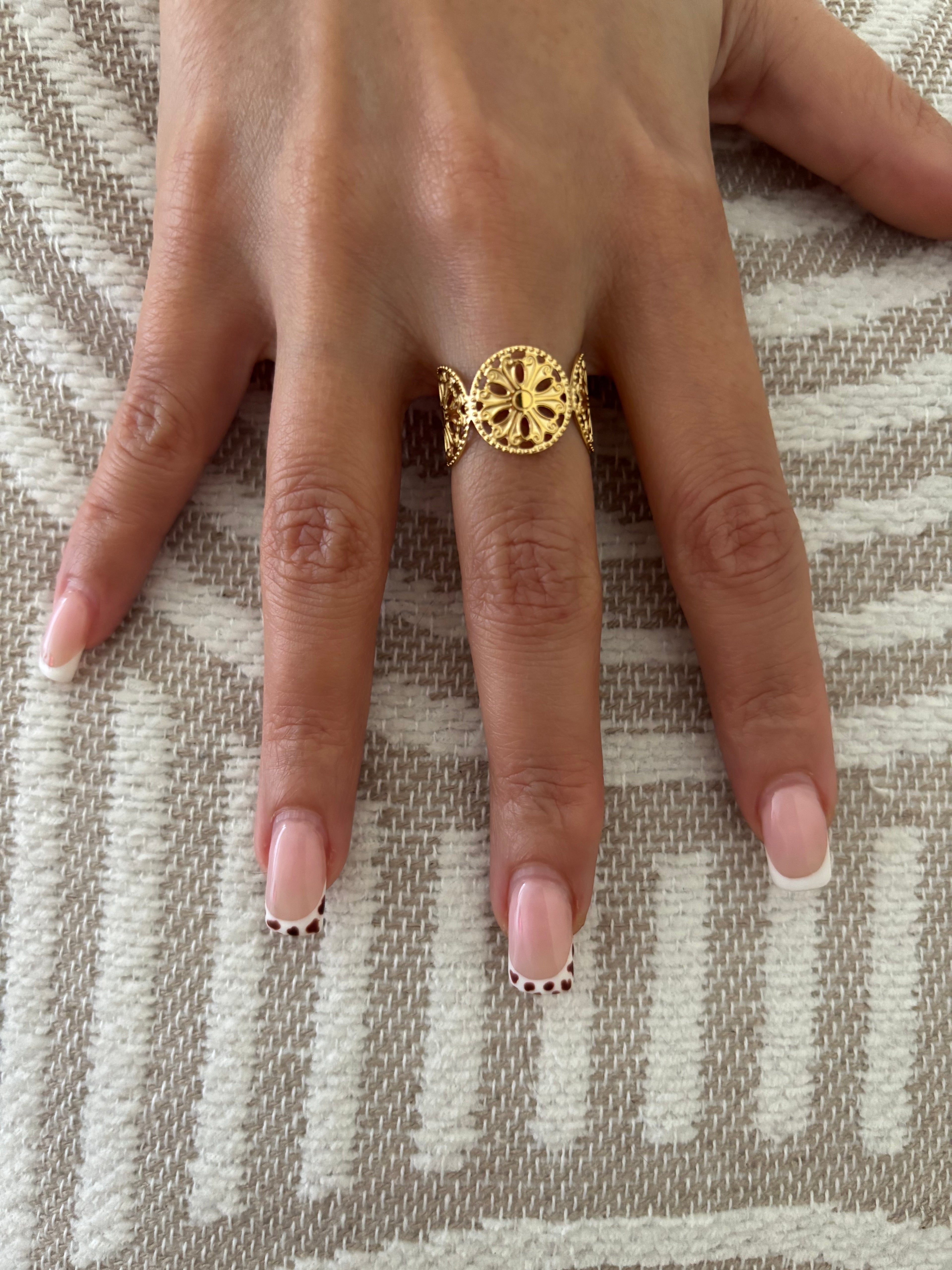 Bague Roma – Style Romain en Acier Inoxydable Doré