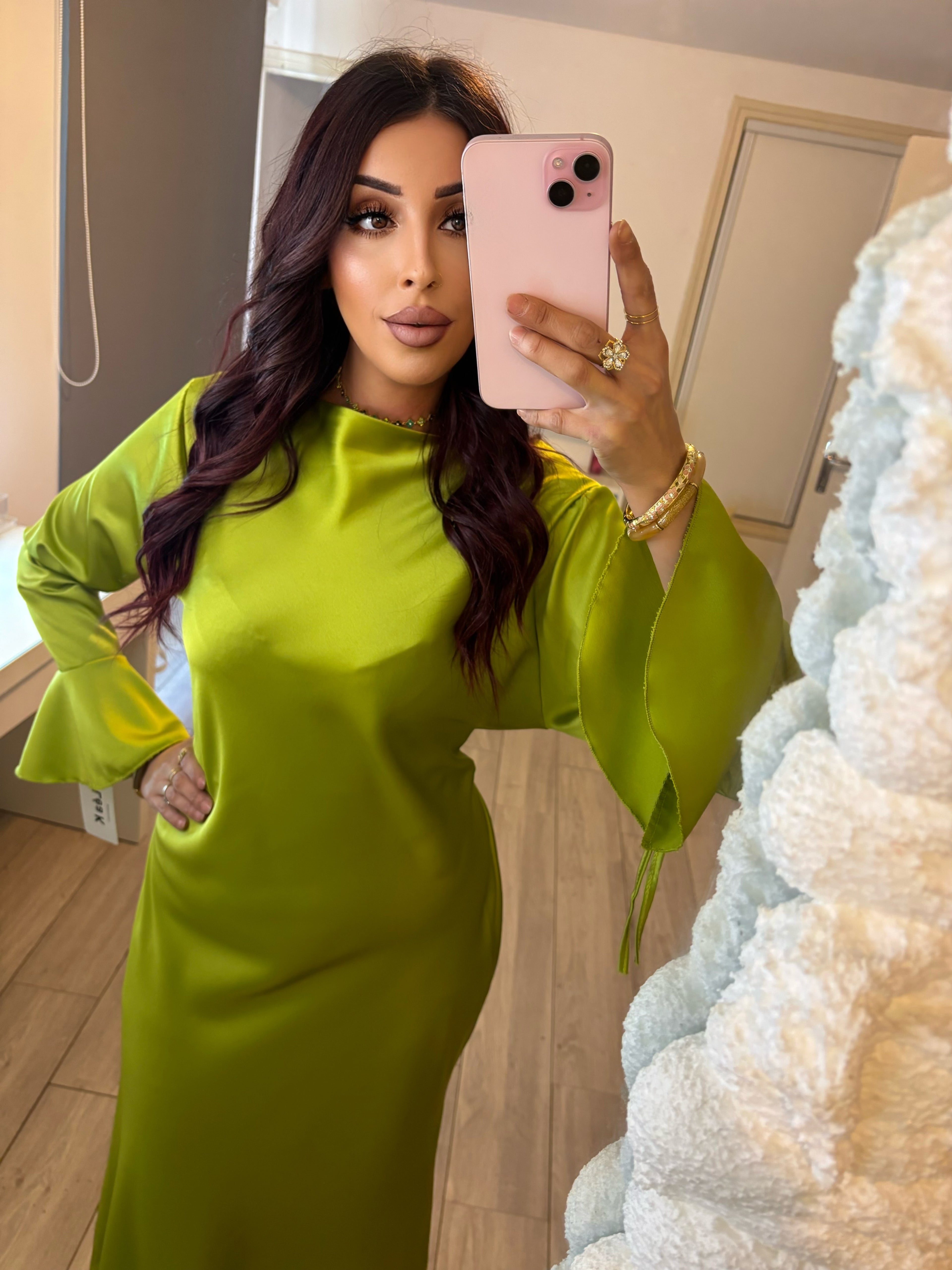Abaya verte satinée – Dos croisé à nouer
