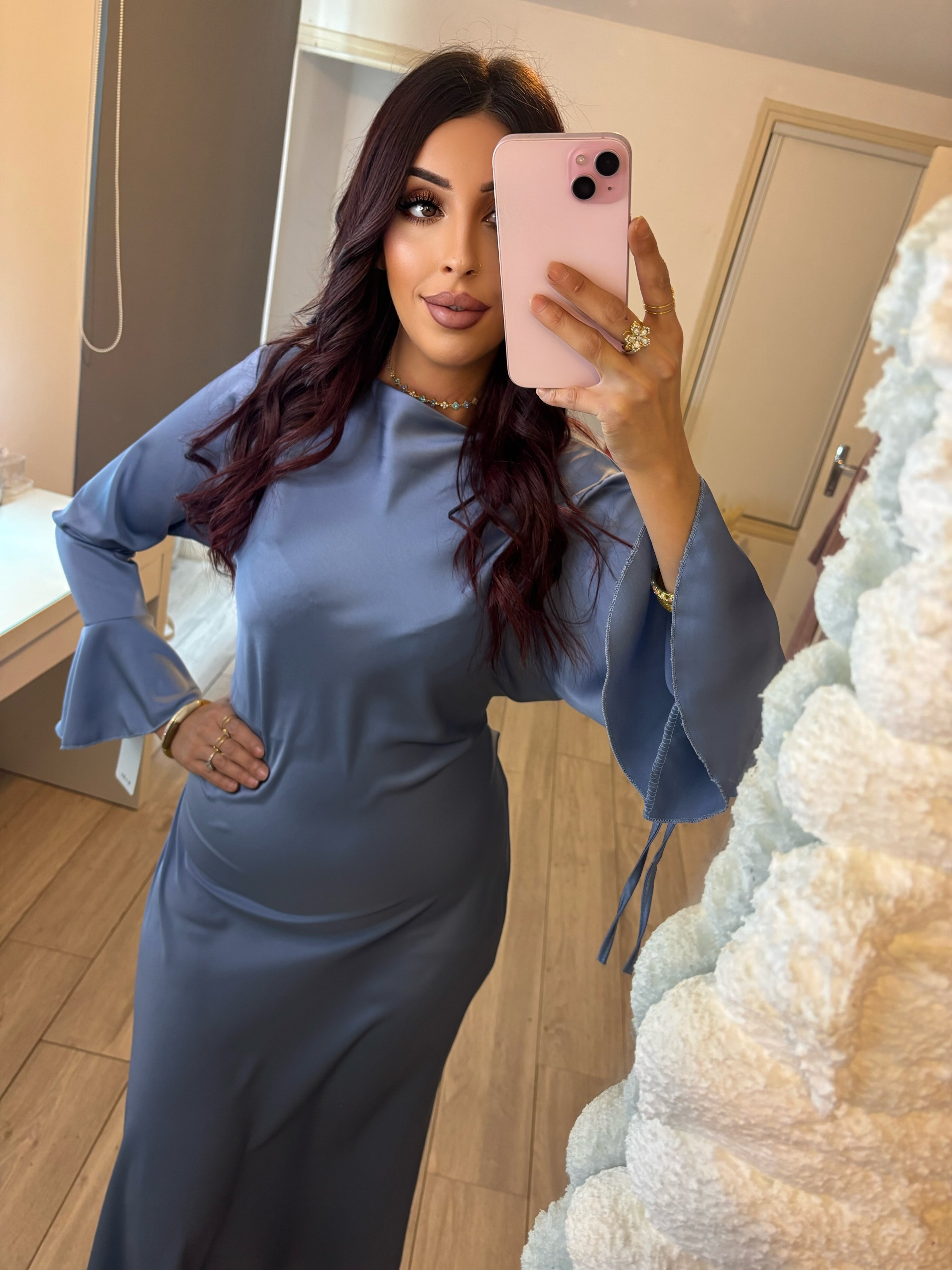 Abaya bleue satinée – Dos croisé à nouer